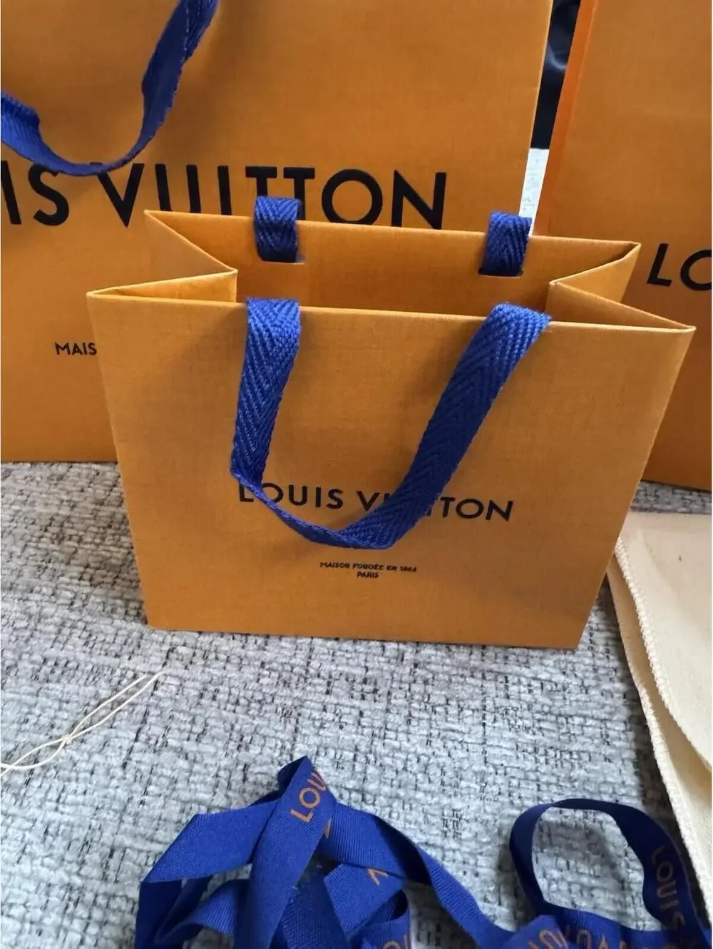 Louis Vuitton 3 Paper Shopping Bags + Wallet Dust Bag + Ribbon and gift note